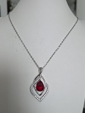 Paparazzi Dauntless Demure Red Necklace NWT